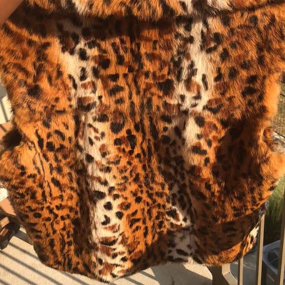 Adrienne Landau Leopard Print Fur Vest - Picture 3 of 6